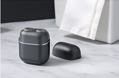 外出先でサッと使える コンパクト電動シェーバー